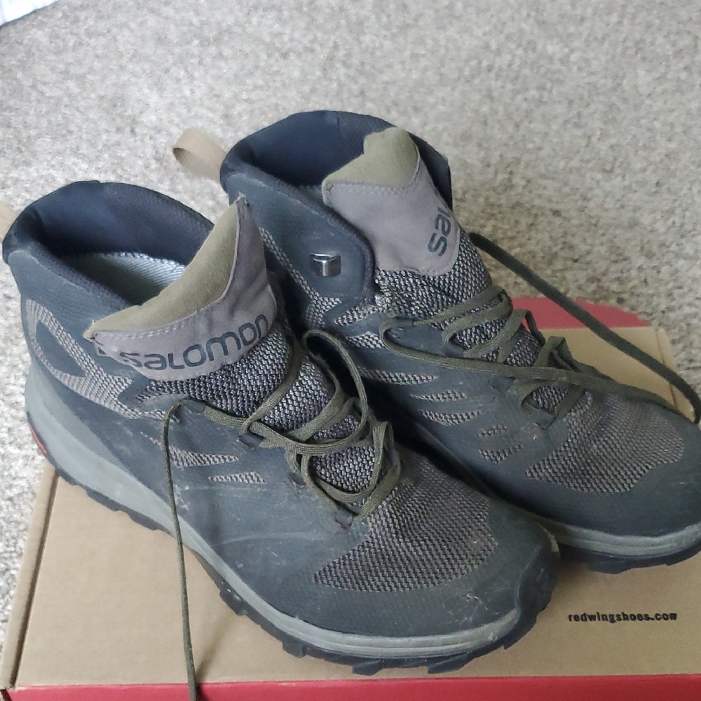 Salomon Men's Gray and Olive Athletic Shoes